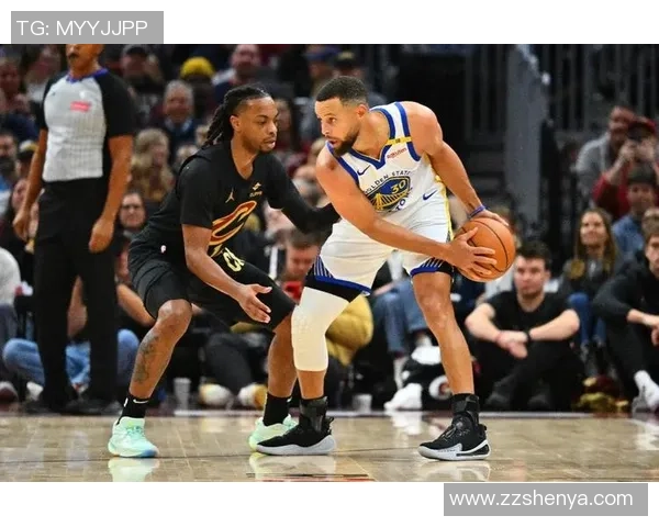 2016赛季勇士与雷霆激战赛程回顾与精彩瞬间分析 2016赛季勇士与雷霆激战赛程回顾与精彩瞬间分析