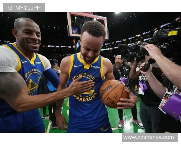 库里三分大赛决赛连中20球创造历史传奇时刻震撼全场 库里三分大赛决赛连中20球创造历史传奇时刻震撼全场